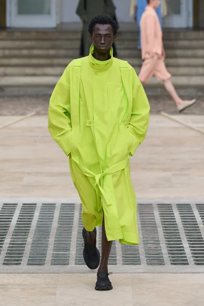 Look 29